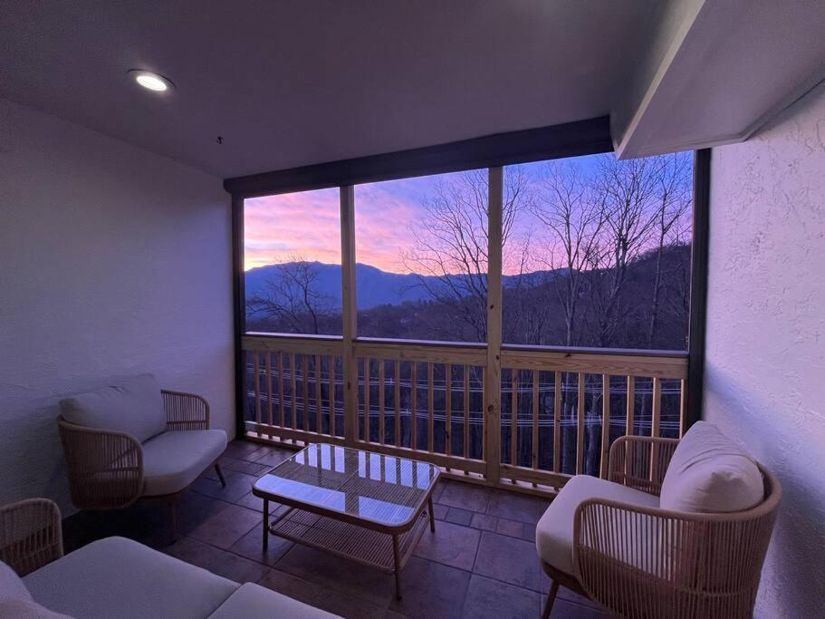 蓋特林堡Lux Retro Getaway W/ Ober & Smoky Mtn Views!别墅 外观 照片